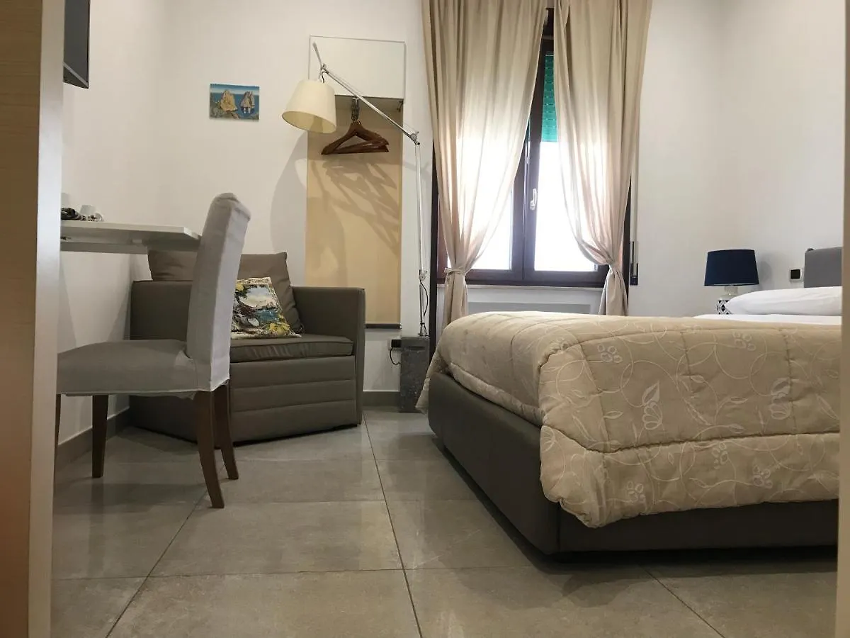 Prestige Bed & Breakfast Naples 2*,  Italy