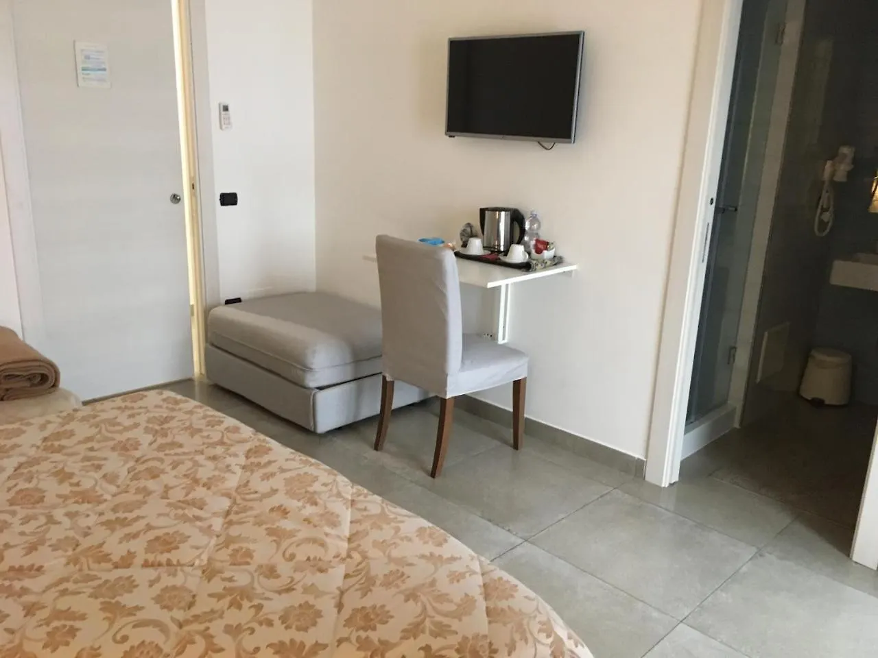 **  Prestige Bed & Breakfast Naples Italy